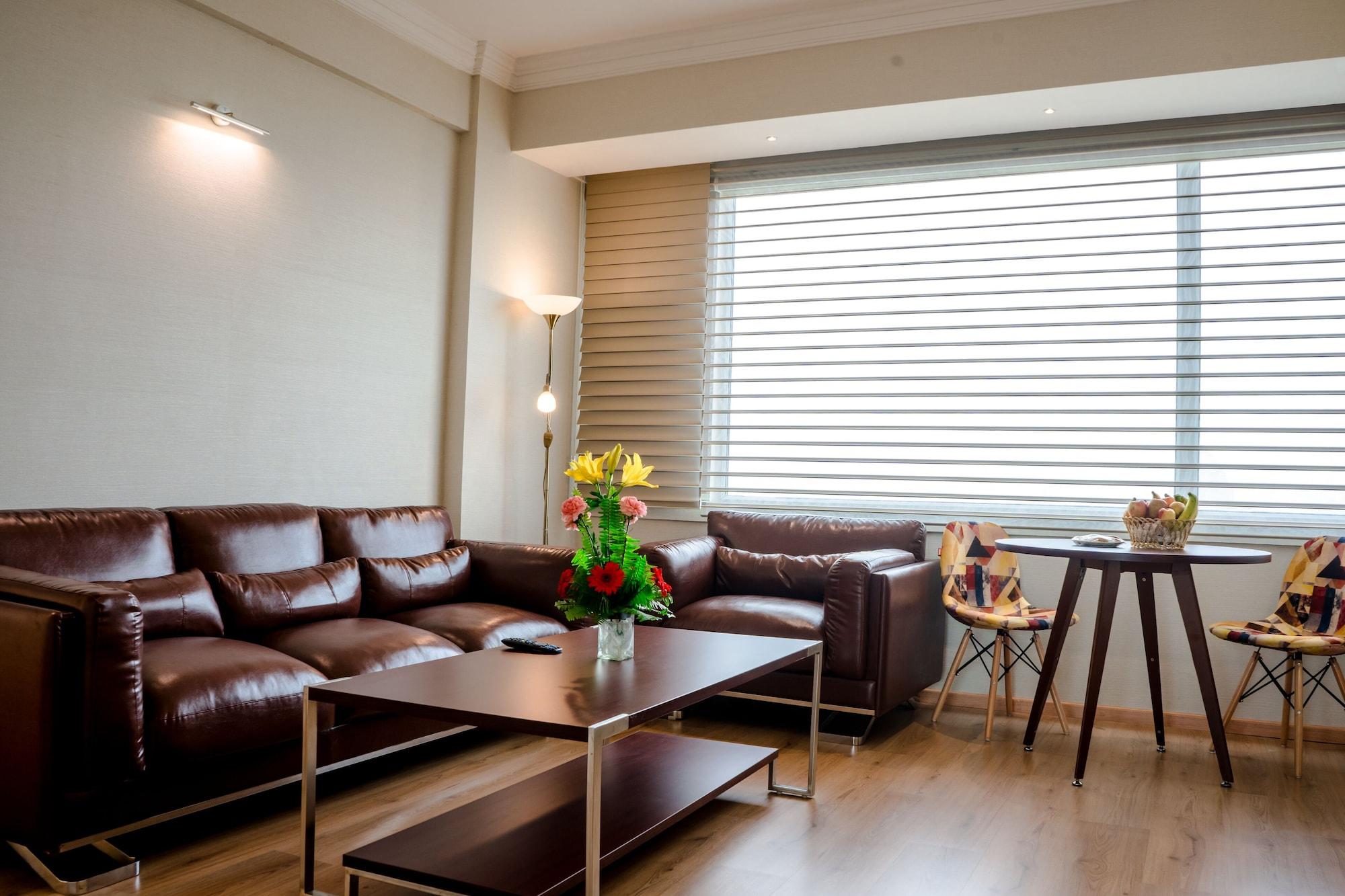 Hotel Gemini Continental, Hazratganj Lucknow
