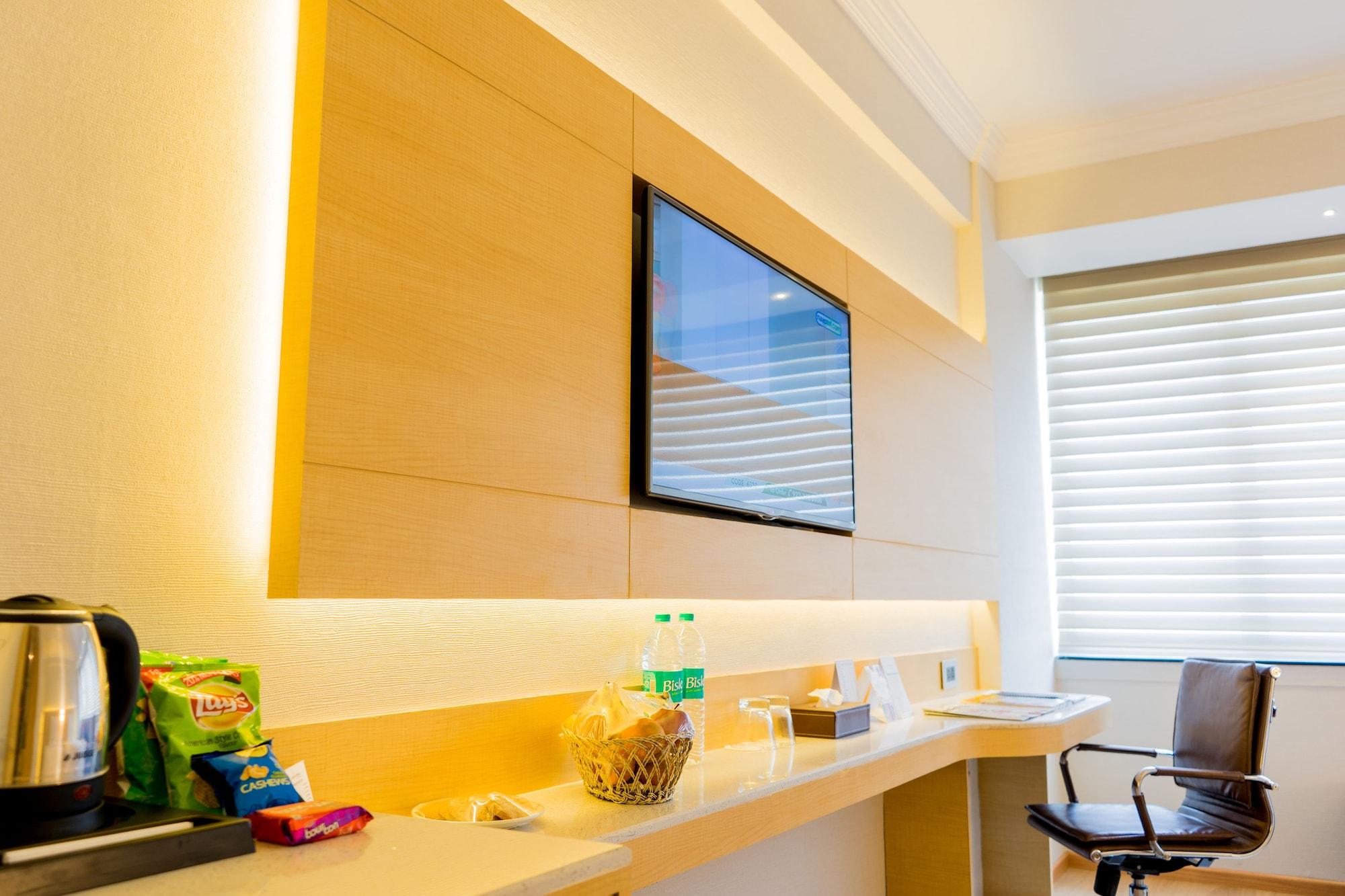 Hotel Gemini Continental, Hazratganj 4*