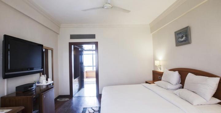 Gemini Continental, Hazratganj 4*