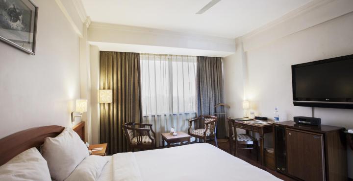 Gemini Continental, Hazratganj Hotel 4*