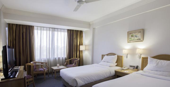 Gemini Continental, Hazratganj Hotel 4*