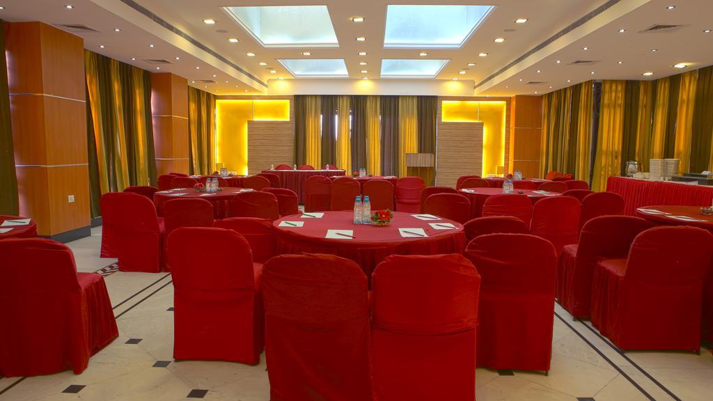 Gemini Continental, Hazratganj