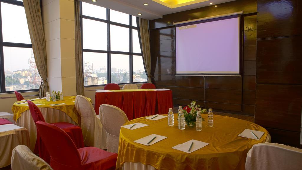 Gemini Continental, Hazratganj Lucknow