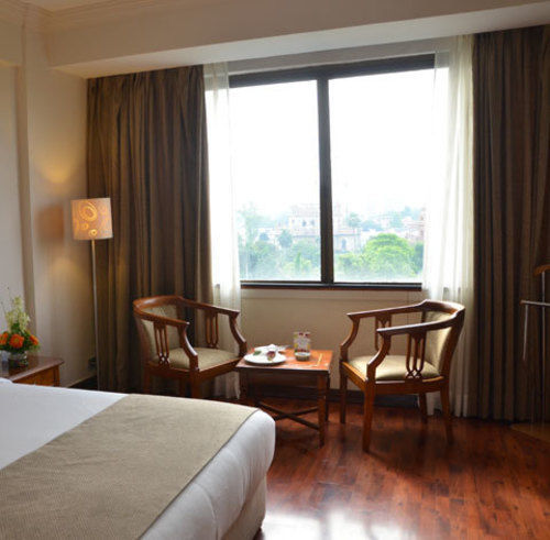 Gemini Continental, Hazratganj 4*