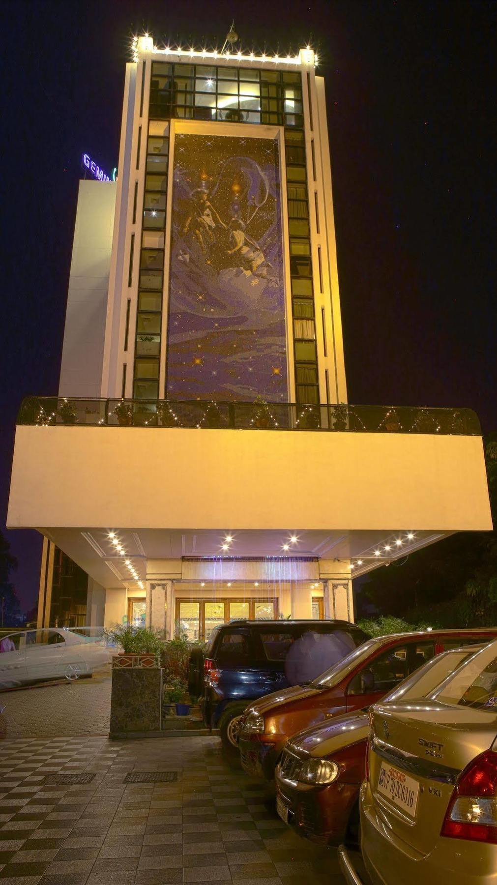 Gemini Continental, Hazratganj Hotel