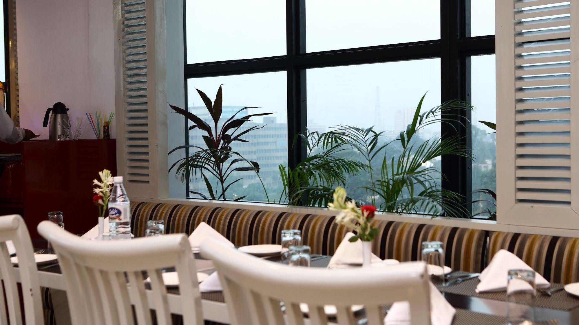 Gemini Continental, Hazratganj Hotel