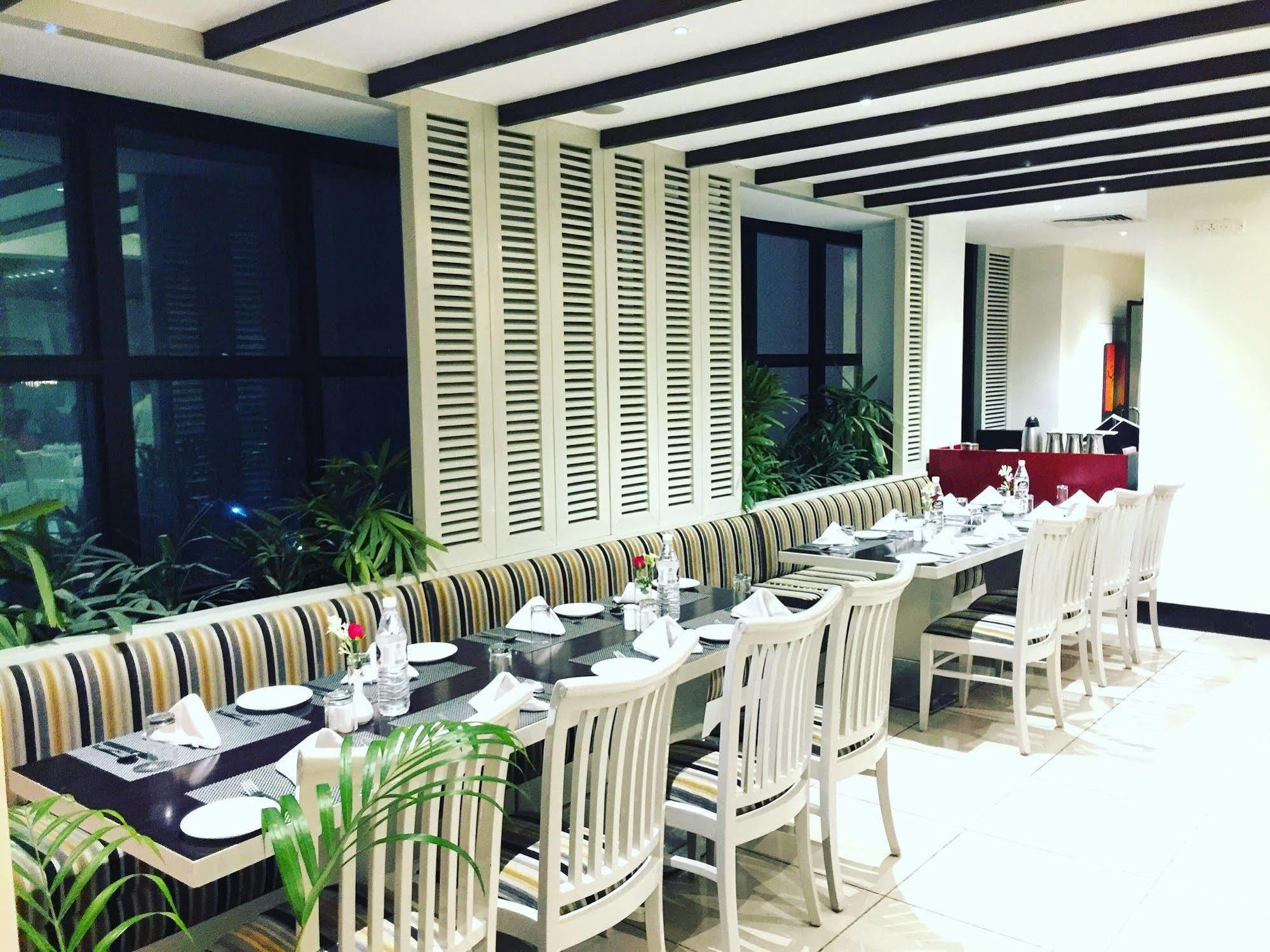 Hotel Gemini Continental, Hazratganj