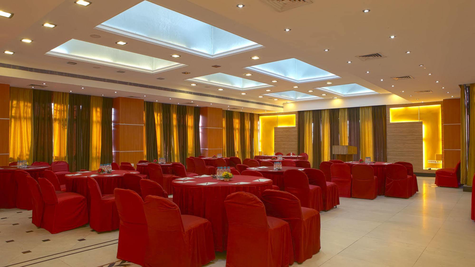 Gemini Continental, Hazratganj Hotel