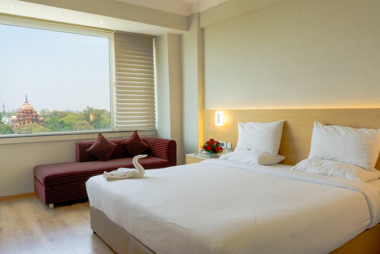 Gemini Continental, Hazratganj Hotel Lucknow