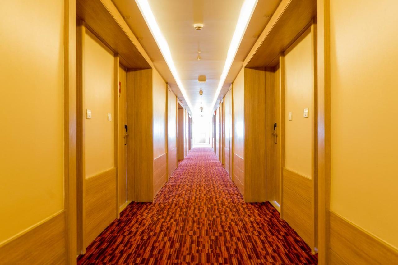 Hotel Gemini Continental, Hazratganj 4*