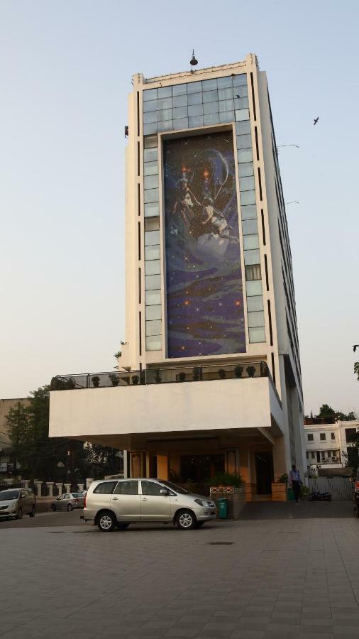 Hotel Gemini Continental, Hazratganj 4*